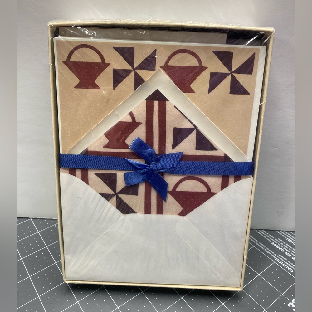 Vintage Country Quilts Stationery Set. Never Used!! 40 papers, 20 Envelopes.